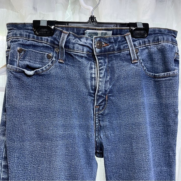 Levi’s Strauss & Co. Mid rise boot cut woman’s jeans - Picture 2 of 8